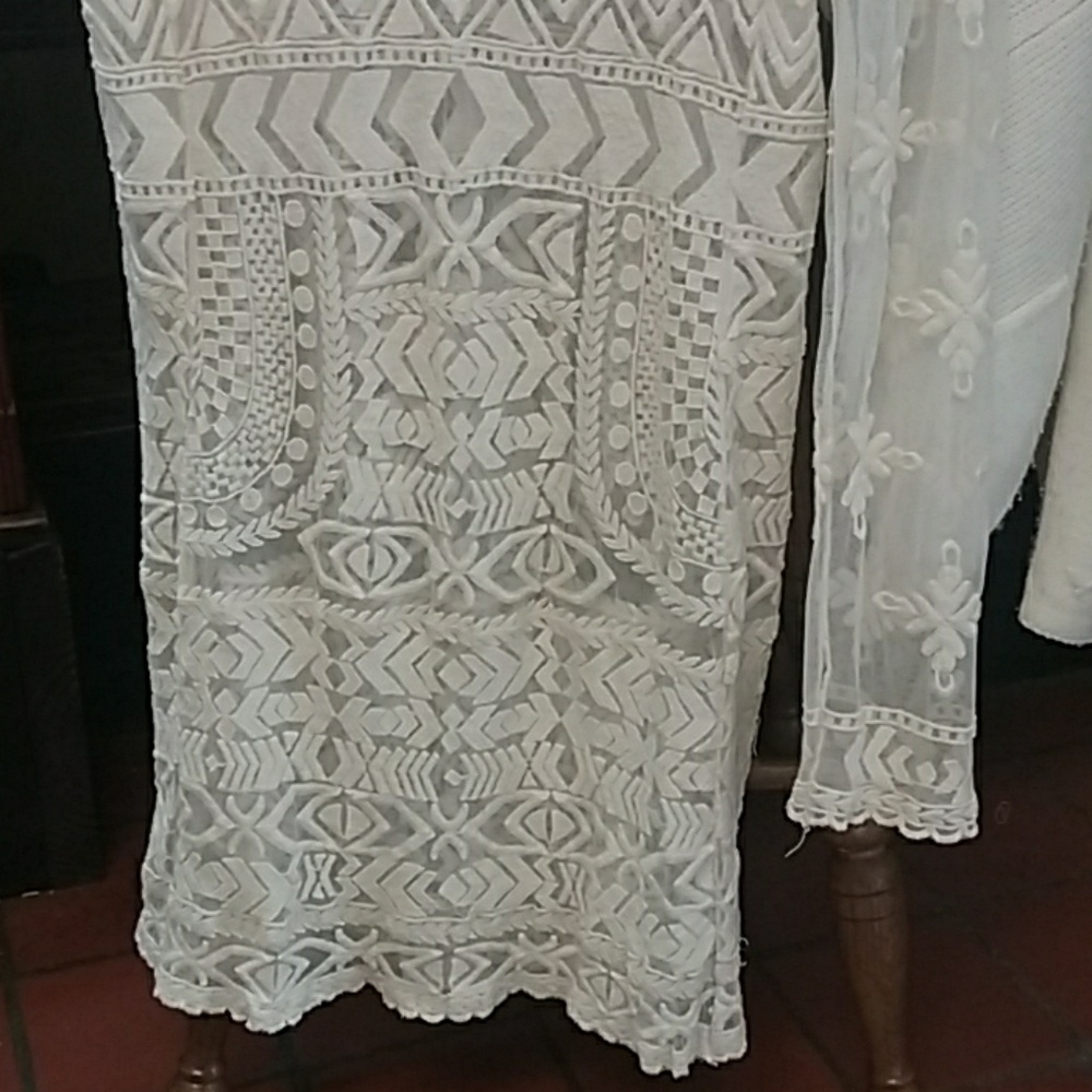 Dress - Picture 4 of 4